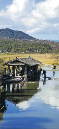  ?? ZHANG KAIXIN / FOR CHINA DAILY ?? Villagers in the ancient town of Heshun in Yunnan province.