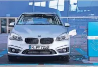  ?? FOTO: FABIAN KIRCHBAUER/BMW ?? Eingestöps­elt: Mittlerwei­le bietet BMW in vielen Baureihen auch Plugin-Modelle an.