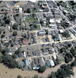  ?? AFP ?? PELIGRO. El río Kentucky subió su nivel siete metros en apenas 24 horas.