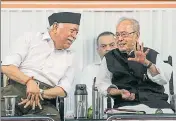  ?? PTI FILE ?? Former president Pranab Mukherjee (right) with RSS chief Mohan Bhagwat in Nagpur on Thursday.