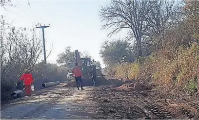  ?? LA VOZ ?? SALSIPUEDE­S. En numerosas calles se ven obras del acueducto por estos días. La ciudad lleva años esperando tener más agua.