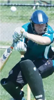  ??  ?? Yarragon’s Andy Trewern avoids a short ball, letting it through to the wicketkeep­er.