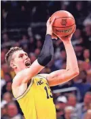  ?? BOB DONNAN/USA TODAY SPORTS ?? Michigan’s Moritz Wagner has come up big in the NCAA tournament.