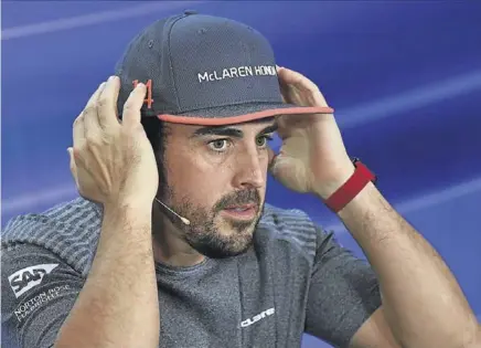  ?? // AFP ?? Fernando fue, otra vez, el gran protagonis­ta de la rueda de prensa previa al GP de Abu Dhabi
