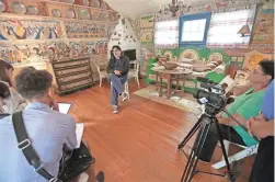  ??  ?? Actor Alfred Molina talks to the media during a news conference. Molina is serving as the master teacher for the 2017 Lunt-Fontanne Fellowship Program. On Friday, the Ten Chimneys Foundation will host “A Conversati­on with Alfred Molina.” More photos at...