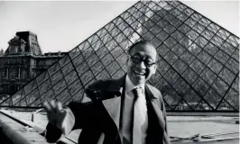  ??  ?? ABOVE I.M. Pei is pictured in front of the Louvre Pyramid in Paris