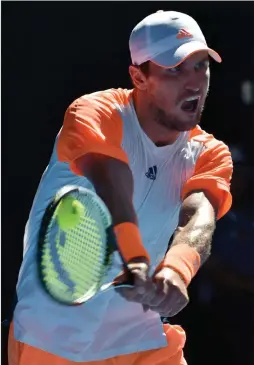  ?? FOTO: LEHTIKUVA/AFP PHOTO/PAUL CROCK ?? SKRÄLL. Mischa Zverev är årets stjärnskot­t i Australian Open.