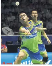  ??  ?? Lacking power: Goh V Shem (back) and Tan Wee Kiong have been under pressure for some time.