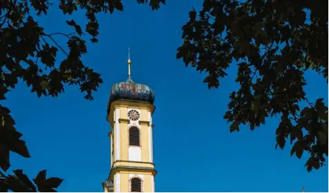  ?? Symbolfoto: Ralf Lienert ?? Mit der katholisch­en Kirche haben viele Gläubige Probleme. Wir fragten Menschen in unserer Region, wie sie ganz persönlich zur Kirche stehen, ob sie überhaupt noch an Gott glauben und ob die Kirche zu starr an überholten Normen festhält.