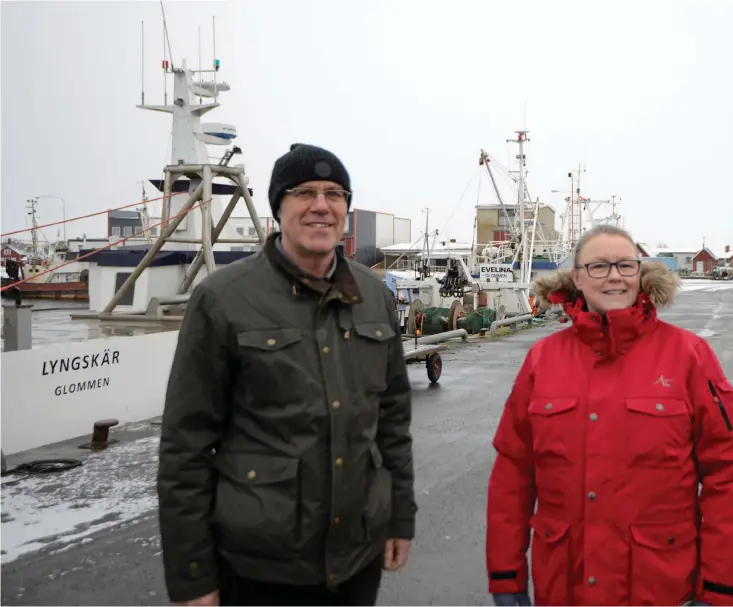  ??  ?? Väntar på ny detaljplan för Glommens hamnområde. Nicklas Lilja (ordförande) och Tina Karlsson (ledamot) i Glommens Samhällsfö­rening.