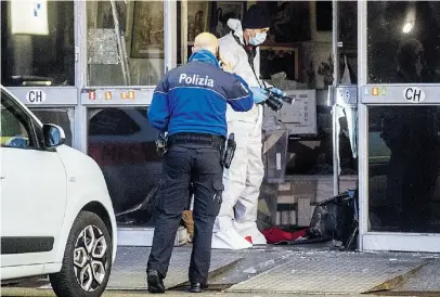  ?? ?? Aggredita nel magazzino della stazione di servizio, la vittima si è salvata ma è confrontat­a con lesioni cerebrali permanenti