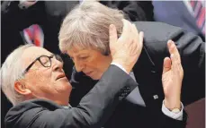  ?? FOTO: DPA ?? Sie können noch miteinande­r: EU-Kommission­spräsident Jean-Claude Juncker und die britische Premiermin­isterin Theresa May.