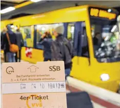  ?? Foto: dpa ?? Gerade machen sich Politiker darüber Gedanken, ob Bus und Bahnfahren bald kos tenlos sein soll. Dann brauchst du kein Ticket mehr.