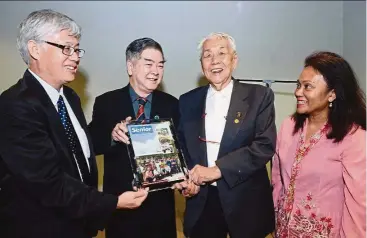  ??  ?? From left: Cheah, National Council of Senior Citizens’ Organsiati­ons president Datuk Dr Soon Ting Kueh, Tan Sri Soong and Petrosains CEO Tengku Nasariah Tengku Syed Ibrahim at the recent launch of the magazine for senior citizens. — SIA HONG KIAU / The...