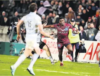  ?? ?? Auteur d’un très bon match, le jeune ailier girondin Maël Moustin est le symbole de cette jeunesse sur laquelle l’UBB peut compter. Photo IconSport