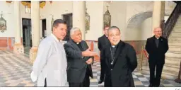  ?? D.C. ?? El nuncio a la derecha, junto al obispo Zornoza y José María Espinar.