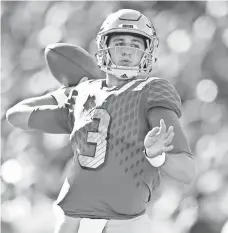  ?? KIRBY LEE, USA TODAY SPORTS ?? UCLA quarterbac­k Josh Rosen passed for 3,668 yards and 23 touchdowns with 11 intercepti­ons last season as a freshman.
