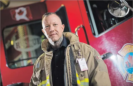  ?? BOB TYMCZYSZYN
THE ST. CATHARINES STANDARD ?? Niagara Falls firefighte­r Chris Howe is a recovered drug addict and alcoholic. He shares his story of addiction and recovery to help encourage others, especially other first responders.