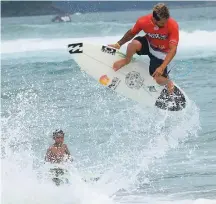  ?? BASILIO RUY ?? Aéreo. O brasileiro Italo Ferreira em ação na praia de Maresias