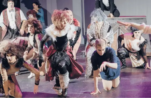  ?? ELI DURST/THE NEW YORK TIMES PHOTOS ?? Students prepare for their final dress rehearsal for “Cats” on May 22 at J.J. Pearce High School in Richardson, Texas.