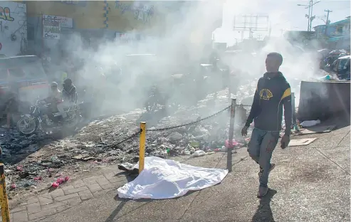  ?? ?? Desde finales de febrero, la violencia se ha incrementa­do aun más en Haití.