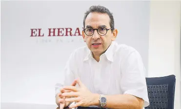  ?? ORLANDO AMADOR ?? Andrés Valencia Pinzón, ministro de Agricultur­a y Desarrollo Rural, en su visita a EL HERALDO.