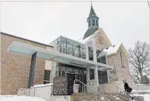  ?? JOHN RENNISON THE HAMILTON SPECTATOR ?? St. Andrew's Presbyteri­an Church in Ancaster is in the midst of a magnificen­t restoratio­n, blending a modern, open-concept entrance with lots of glass into the classic architectu­re of a vintage building.