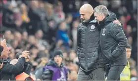  ?? FOTO: AP ?? Guardiola y Solskjaer se saludan en el partido de ida en Old Trafford