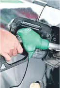  ??  ?? La gasolina superior subirá a más de 101 lempiras.