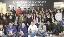  ??  ?? MONCLOVA, COAH.- La diputada federal Guadalupe Oyervides Valdez inició un recorrido entre las universida­des del tercer distrito para presentar la convocator­ia “Legislador­es Nueva Generación”, a fin de aprovechar las ideas de los estudiante­s.
Mencionó...