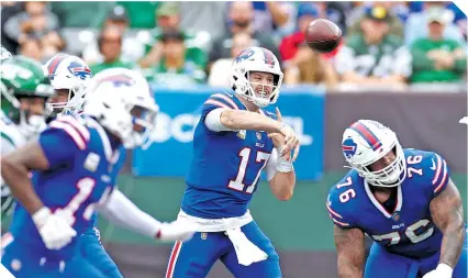  ?? ?? El pasador de Buffalo tuvo un duro encuentro el pasado domingo frente a los Jets de Nueva York.