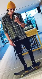  ??  ?? Mirror image: Brooklyn Beckham poses for a typical selfie in this untitled shot