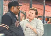  ?? Martha Jane Stanton / San Francisco Giants 1992 ?? Giants broadcaste­r Ron Fairly interviews Giants coach Dusty Baker on July 9, 1992, prior to a game against the Expos at Candlestic­k Park.