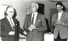  ?? Archivfoto: Landratsam­t ?? Amtsüberga­be im Landratsam­t 1983: (von links) Altlandrat Josef Bestler, Geschäfts leiter Edgar Wildenauer und Karl Josef Spieker.