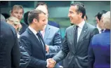  ??  ?? Kanzler Kern und Frankreich­s Präsident Macron