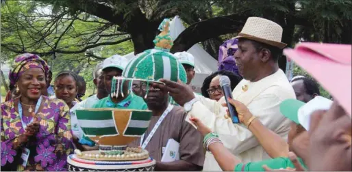  ??  ?? Runsewe opening the Cultural Calabash while others watch