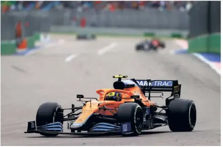  ?? GETTY IMAGES ?? Wasted
opportunit­y: Lando Norris leads the pack during the F1 Grand Prix of Russia in Sochi.