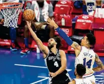  ?? Chris Szagola / Associated Press ?? Three trips to the injured list, including a bout with COVID-19, have been frustratin­g for Spurs guard Derrick White.