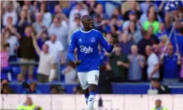  ?? PETER BYRNE / PA VIA AP / NTB ?? Abdoulaye Doucoure sikret Evertons plass i Premier League.