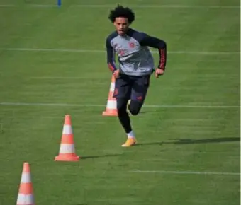  ?? FOTO BELGAIMAGE ?? Hoewel Bayern op een verlies afstevent, kocht het afgelopen zomer wel Leroy Sané voor 49 miljoen euro plus bonussen weg bij Man City.