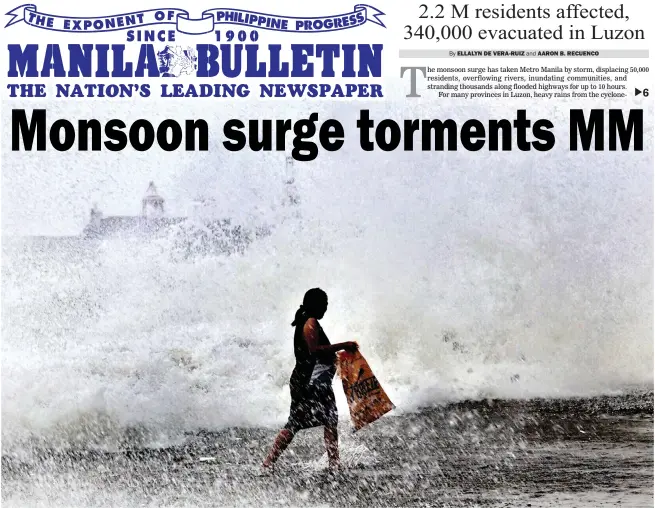  ??  ?? STORM-TOSSED BAY – Huge waves whipped up by monsoon winds crash onto the breakwater on Roxas Blvd. in Manila Sunday, a day after torrential rain unleashed heavy flooding in Metro Manila. (Ali Vicoy)