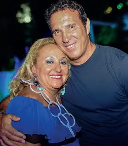  ??  ?? Anna Degennaro con il marito Massimo Cassano, ex senatore di Forza Italia