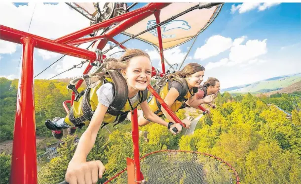  ?? FOTO: FORT FUN ?? Der Drachenfli­eger Wild Eagle gehört zu den Highlights im sauerländi­schen Fort Fun.