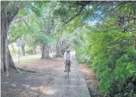  ?? PHOTOS: FLORIDA RAMBLER/COURTESY ?? Biking: There are several good places to bike on Jupiter Island.