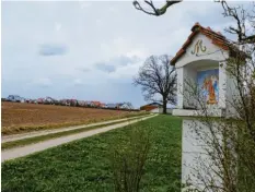  ?? Fotos: Silva Metschl ?? An dieser Mariendars­tellung führt der Rätselweg vorbei.