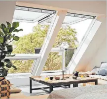  ?? FOTOS: DJD/VELUX ?? Mehr natürliche­s Tageslicht bedeutet zugleich mehr Wohnqualit­ät im Obergescho­ss. Ein Umbau ist einfach möglich und macht sogar einen balkonähnl­ichen Dachaustri­tt möglich.