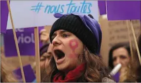  ??  ?? Lors de la marche contre les violences faites aux femmes, le 24 novembre.