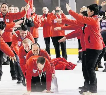  ?? GEPA ?? 2016 feierten Österreich­s Herren den Wm-titel auf dem Eis von Ritten (ITA)