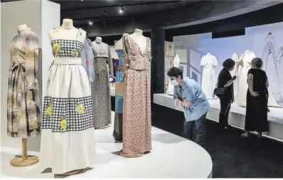  ?? Laura Guerrero ?? Una de las dos salas que el Museu de Badalona ha destinado a la exposición sobre Pedro Rovira, ayer.