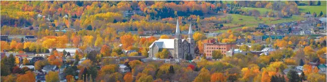  ?? OLIVIER ZUIDA LE DEVOIR ?? Une proportion de seulement 26,5 % des immigrants s’établissen­t à l’extérieur des grands centres que sont Montréal, Québec et Laval.